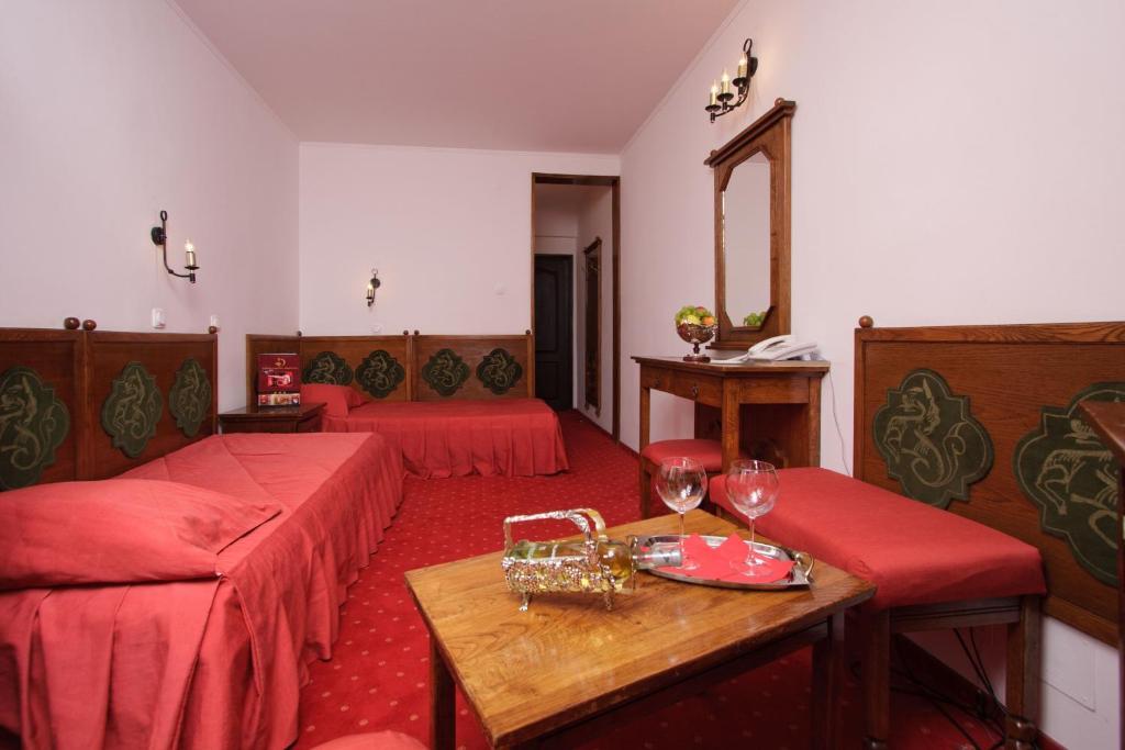 Hotel Castel Dracula Piatra Fântânele Habitación foto